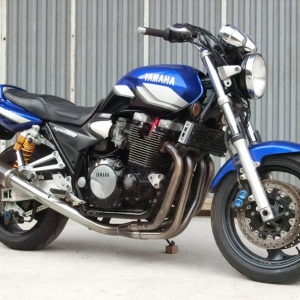 Мотоцикл с которого снят двигатель Yamaha XJR1300 P501E