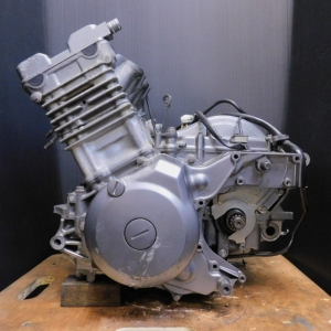 Контрактный двигатель Yamaha XTZ 750 Super Tenere 3LD вид сбоку, слева