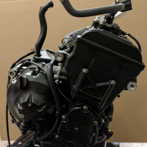 Контрактный двигатель б/у для мотоцикла Yamaha YZF R6 J512E