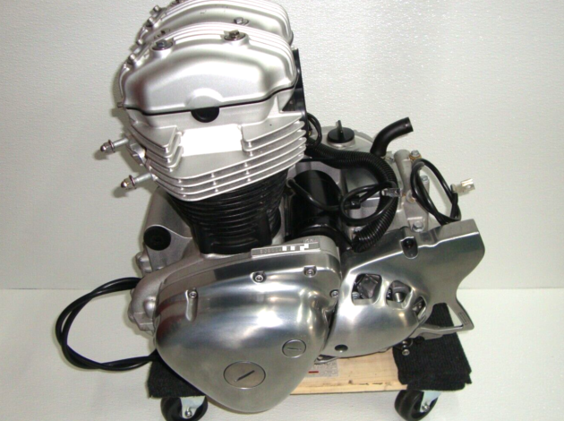 Двигатель Kawasaki W800 2011-наст.время EJ800AE