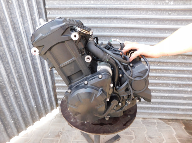 kawasaki-z900-2017-2019-zr900be