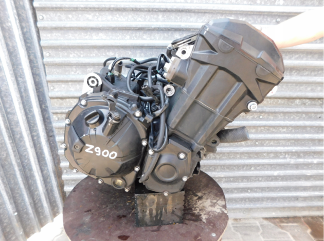 kawasaki-z900-2017-2019-zr900be