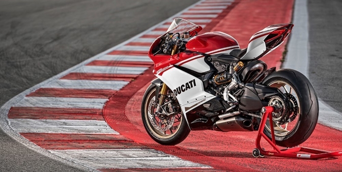 Ducati сделали супербайк из карбона