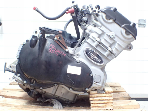 Двигатель Triumph Sprint RS 955i